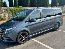 Grau Gebraucht 2017 Mercedes V250 Avantgarde Van / Kleinbus | 37.800 € (Fairer Preis)