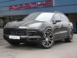 Chromitschwarzmetallic Gebraucht 2025 Porsche Cayenne SUV | 123.888 € (Superpreis)