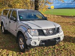 Grau Gebraucht 2006 Nissan Navara Abholung | 7.500 € (Fairer Preis)