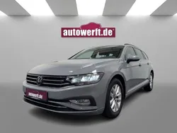 Grau Gebraucht 2024 VW Passat Kombi | 27.490 € (Teuer)