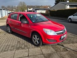 Rot Gebraucht 2009 Opel Astra Limousine | 3.500 € (Fairer Preis)