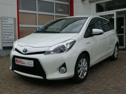 Weiß Gebraucht 2014 Toyota Yaris Hybrid Edition Kleinwagen | 12.900 € (Etwas zu teuer)