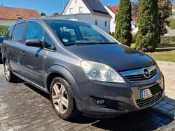 Grau Gebraucht 2009 Opel Zafira Edition Van / Kleinbus | 2.990 € (Guter Preis)