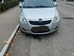 Grau Gebraucht 2009 Opel Agila Kleinwagen | 2.000 €