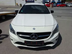 Weiß Gebraucht 2016 Mercedes CLA220 Shooting Brake Kombi | 10.900 €