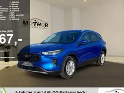 Desert island blue metallic Gebraucht 2024 Ford Kuga Titanium SUV | 37.820 € (Superpreis)