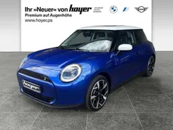 Blazing blue (metallic) Gebraucht 2024 Mini Cooper Kleinwagen | 33.990 € (Fairer Preis)