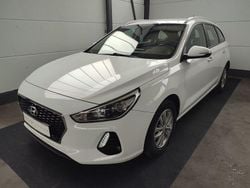Weiß Gebraucht 2018 Hyundai i30 Select Kombi | 10.850 € (Guter Preis)