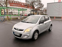 Silber Gebraucht 2009 Hyundai i20 Kleinwagen | 2.000 € (Fairer Preis)