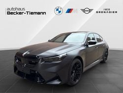 Grau Neu 2025 BMW M5 Sport Line Limousine | 133.490 € (Superpreis)