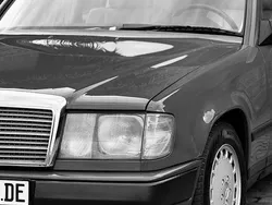Rot Gebraucht 1986 Mercedes E300 Limousine | 4.800 €