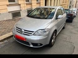 Silber Gebraucht 2007 VW Golf V Kleinwagen | 3.500 €