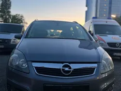 Grau Gebraucht 2006 Opel Zafira Van / Kleinbus | 2.199 € (Guter Preis)