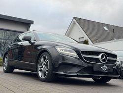 Schwarz Gebraucht 2015 Mercedes CLS350 Shooting Brake AMG line Kombi | 17.500 € (Teuer)