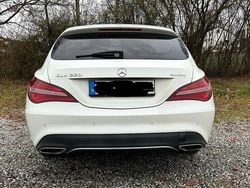 Weiß Gebraucht 2017 Mercedes CLA220 Limousine | 15.000 € (Superpreis)
