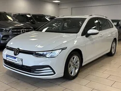 Weiß Gebraucht 2021 VW Golf VIII Life Kombi | 17.340 € (Guter Preis)
