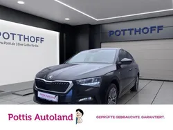 Schwarz Gebraucht 2023 Skoda Scala Tour Kleinwagen | 21.777 € (Fairer Preis)