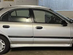 Silber Gebraucht 2002 Mitsubishi Carisma Comfort Edition Limousine | 2.800 € (Teuer)