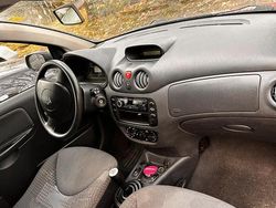 Rot Gebraucht 2002 Citroën C2 Kleinwagen | 1.200 €