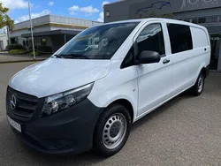 Weiß Gebraucht 2022 Mercedes Vito Van / Kleinbus | 36.850 € (Teuer)