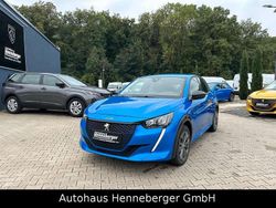 Blau Gebraucht 2022 Peugeot e-208 Allure Kleinwagen | 17.990 € (Fairer Preis)