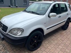 Weiß Gebraucht 1998 Mercedes ML320 SUV | 7.900 €