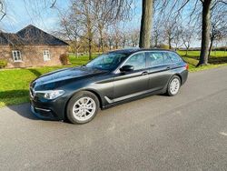 Grau Gebraucht 2019 BMW 520 Sport Line Limousine | 18.500 €