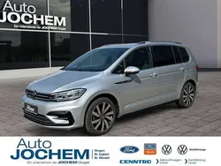 Silber Gebraucht 2024 VW Touran Highline Van / Kleinbus | 37.333 € (Etwas zu teuer)
