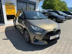 Oxide bronze / dach schwarz Neu 2025 Toyota Yaris Style Kleinwagen | 26.800 € (Guter Preis)