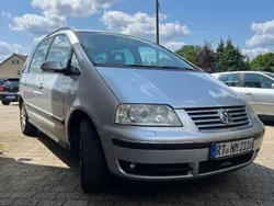 Silber Gebraucht 2004 VW Sharan Trendline Van / Kleinbus | 2.990 € (Guter Preis)