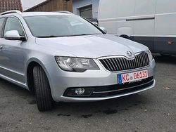 Silber Gebraucht 2014 Skoda Superb Kombi | 7.990 € (Superpreis)