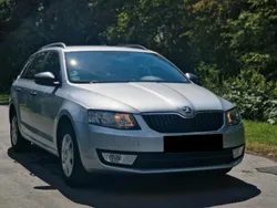 Silber Gebraucht 2013 Skoda Octavia Active Kombi | 5.999 € (Fairer Preis)