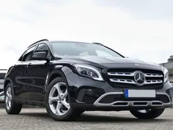 Schwarz Gebraucht 2018 Mercedes GLA220 SUV | 16.900 € (Etwas zu teuer)