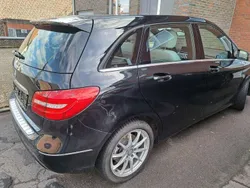 Schwarz Gebraucht 2013 Mercedes B250 Van / Kleinbus | 9.850 € (Guter Preis)