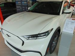 Weiß Gebraucht 2022 Ford Mustang Mach-E SUV | 38.900 €