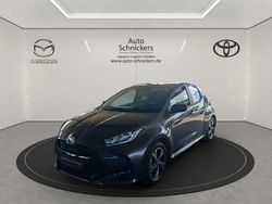 Grau Gebraucht 2024 Toyota Yaris Hybrid Team Limousine | 21.740 € (Guter Preis)