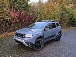 Grau Gebraucht 2022 Dacia Duster Extreme SUV | 20.255 € (Fairer Preis)