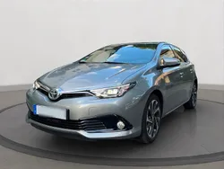 Silber Gebraucht 2015 Toyota Auris Comfort Limousine | 12.990 € (Fairer Preis)