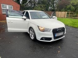 Weiß Gebraucht 2013 Audi A1 S-Line Kleinwagen | 8.000 € (Guter Preis)