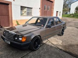 Gebraucht 1987 Mercedes E260 Limousine | 6.000 €
