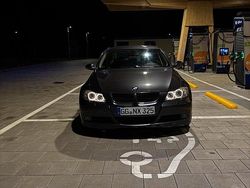 Grau Gebraucht 2005 BMW 325 Limousine | 7.800 €