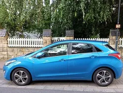 Blau Gebraucht 2017 Hyundai i30 Passion Limousine | 9.990 € (Guter Preis)