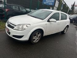 Weiß Gebraucht 2009 Opel Astra Edition Limousine | 1.200 € (Guter Preis)