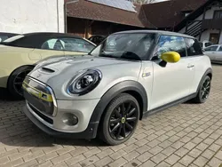 Silber Gebraucht 2020 Mini Cooper SE Kleinwagen | 14.399 €