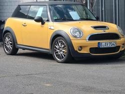 Gelb Gebraucht 2009 Mini ONE Kleinwagen | 2.900 € (Fairer Preis)