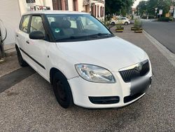 Weiß Gebraucht 2008 Skoda Fabia Limousine | 990 € (Guter Preis)