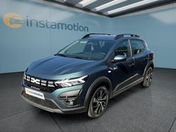 Grün Neu 2025 Dacia Sandero Stepway Kleinwagen | 20.049 € (Etwas zu teuer)