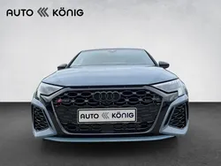 Grau Gebraucht 2024 Audi RS3 Sportback Comfort Kleinwagen | 62.490 €