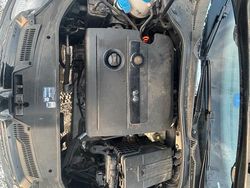 Schwarz Gebraucht 2004 VW Golf V Kleinwagen | 1.800 €