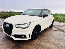 Weiß Gebraucht 2011 Audi A1 S-Line Kleinwagen | 5.100 € (Guter Preis)